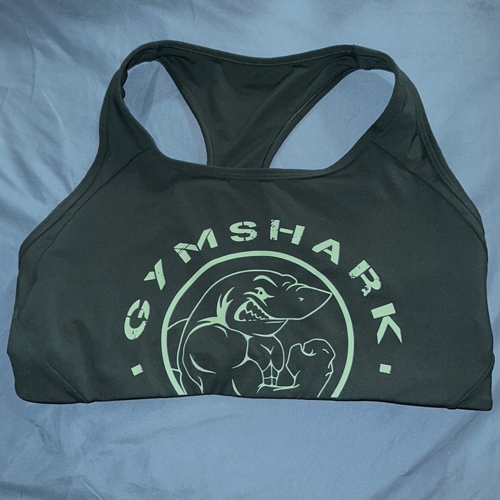 Gymshark Legacy in green sports bra